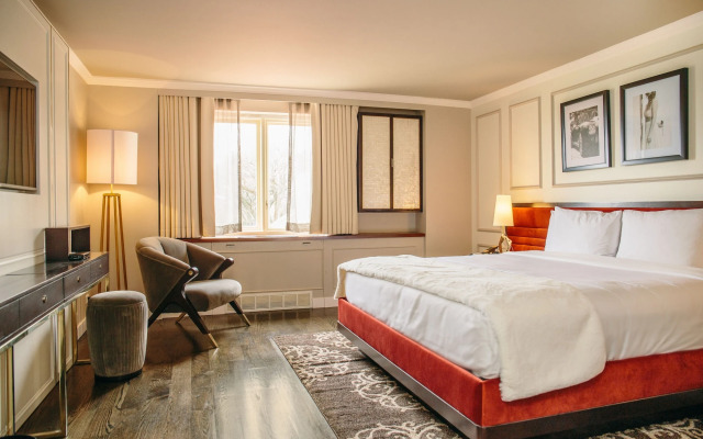 The Drake Oak Brook, Autograph Collection