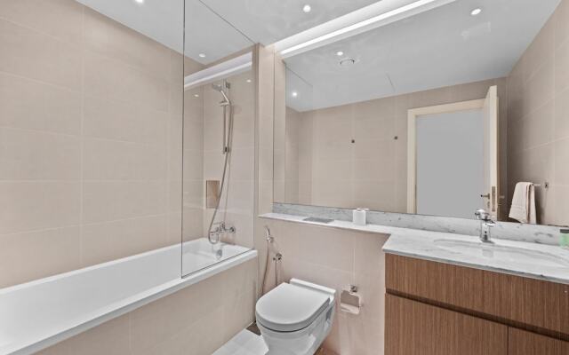 La Mer La Cote Bldg 2bdrms and Pool