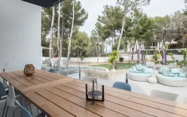Spectacular Holiday Home With Private Pool Near the sea