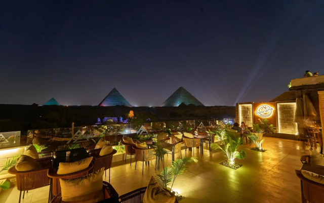 Panorama Pyramids Inn