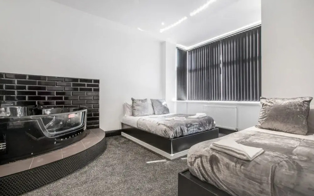 Mixies Manor Sasco Apartments