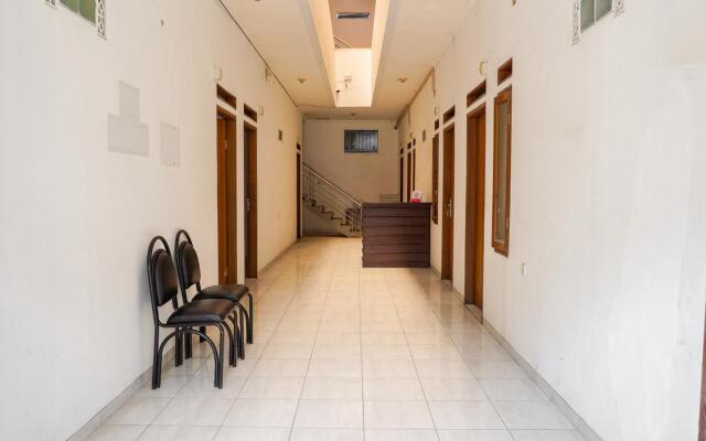 Hotel O Srimahi Residence