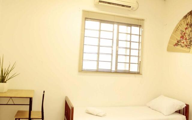 OBA 45 - QUARTO CASAL no BAIRRO DA LIBERDADE