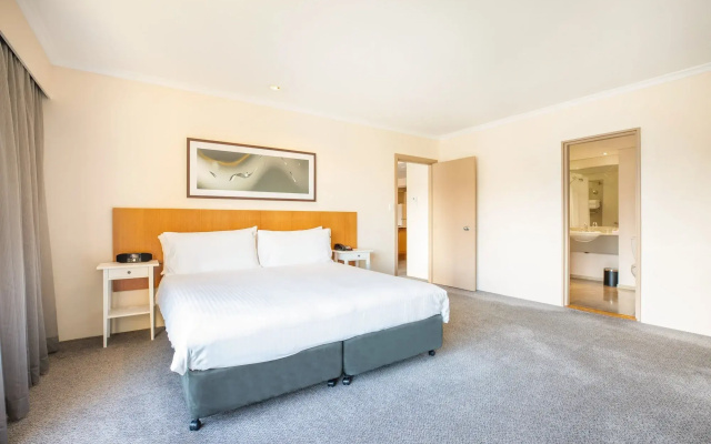 Holiday Inn Sydney Potts Point by IHG