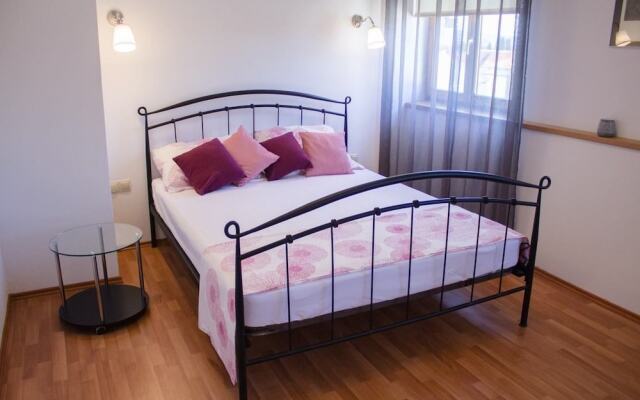 Apartments Ivo 1728