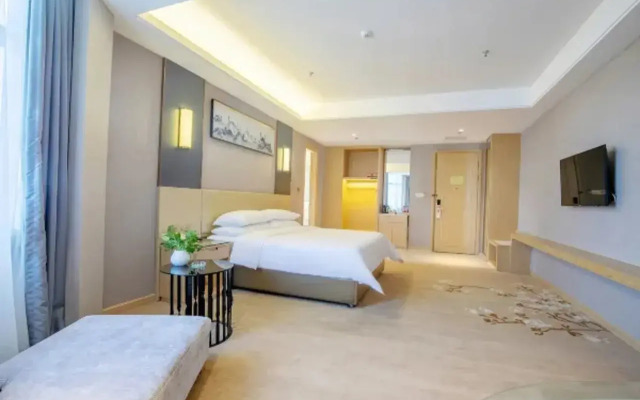Vienna Hotel Guangdong Zhongshan Xiaolan High-Speed Railway Station