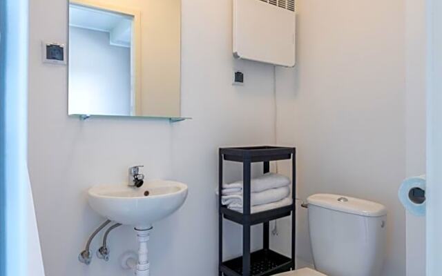 Happy Hostel & Apartments