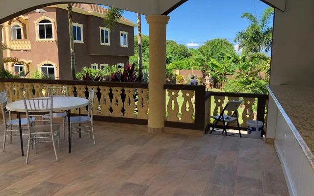 vacation villas runaway bay