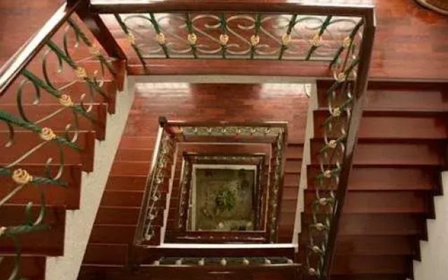 MT&T Residence