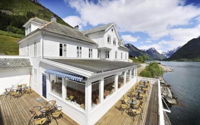 Fjærland Fjordstue Hotel