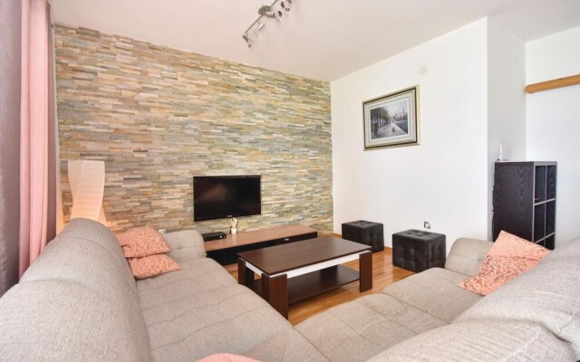 Amazing Home in Podstrana With Wifi and 2 Bedrooms