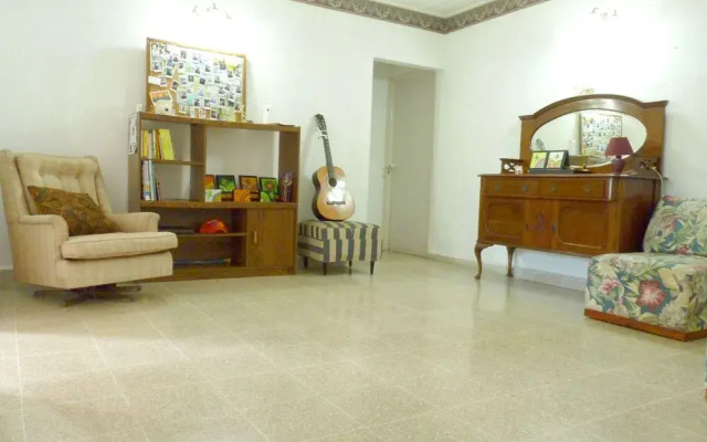 Autana Bed and Breakfast - Hostel