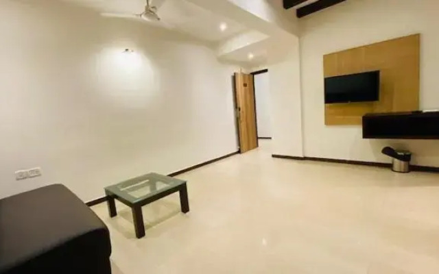 Hotel Plaza Heights by RAK Rooms
