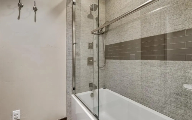 Barton Creek Vista 6 Bedroom Home