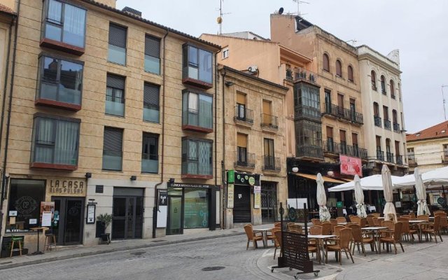 Salamanca Rentals - Apartamento con terraza a 1 minuto de la Plaza Mayor
