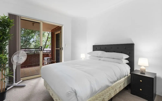 Bright Marrickville Flat With Balcony & Parking