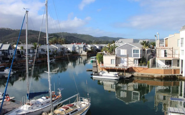 Waterfront, 17 Quay West