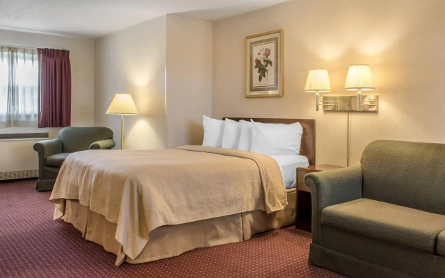 Quality Inn Breeze Manor