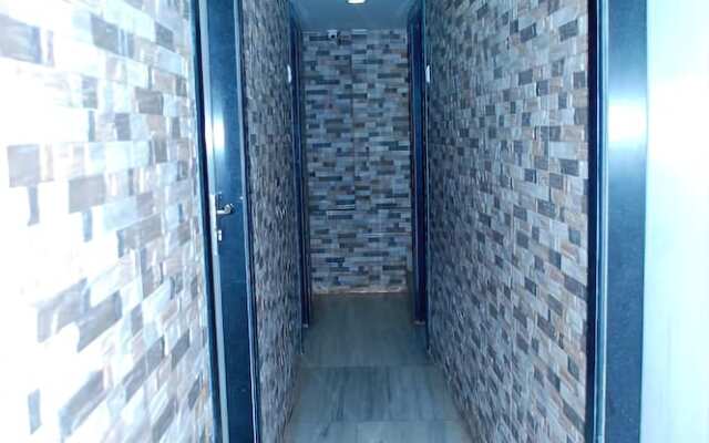 Hotel New India