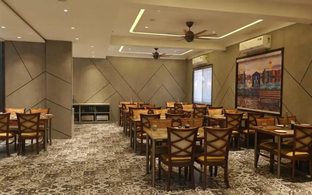 The Excellency by OYO Rooms