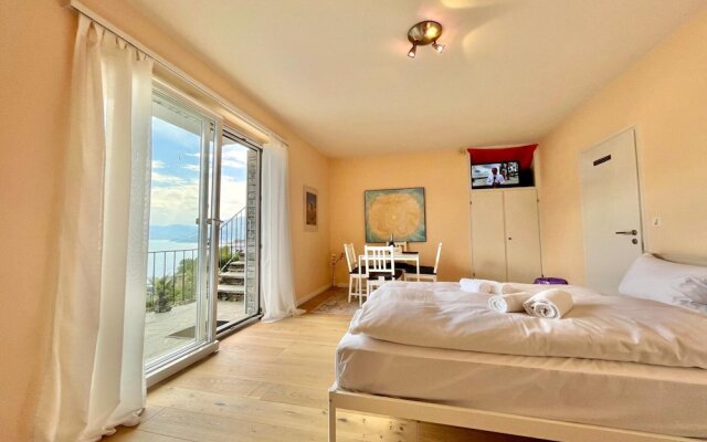 Peace Over the Lake Room 1