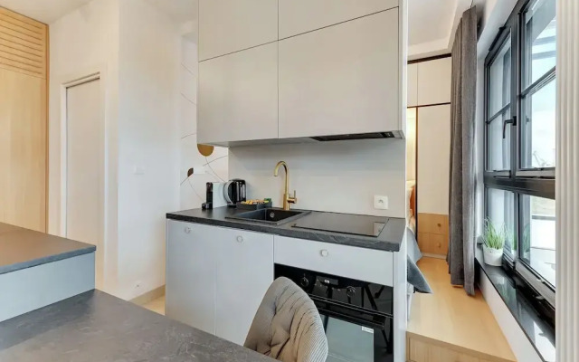 Doki Living - Foodhall & Parking by Downtown Apartments