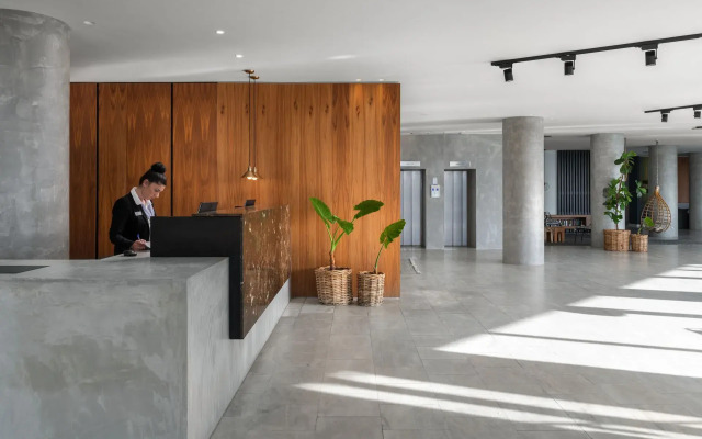 Blue Sky City Beach Hotel