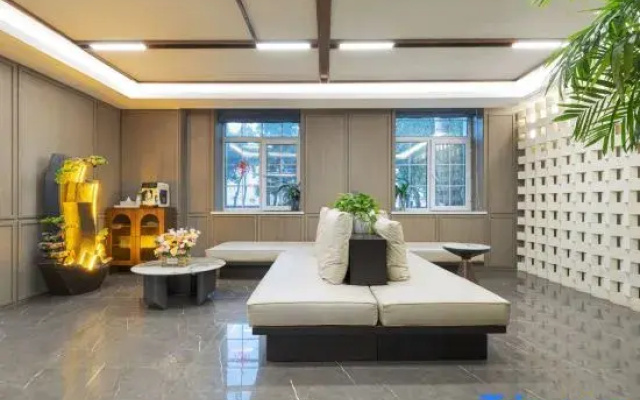 Huapinju Hotel (Urumqi Huijia Times Square)