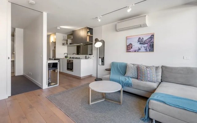 Sleek South Melbourne Pad, 1-bed by Albert Park