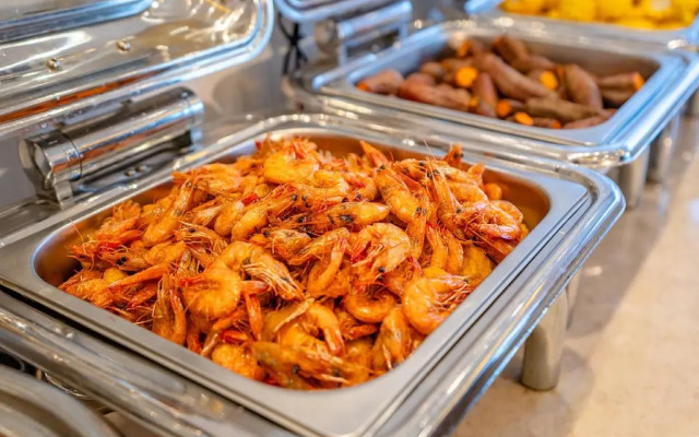 Vienna International Hotel Qishi Center Branch in Dongguan, Guangdong.