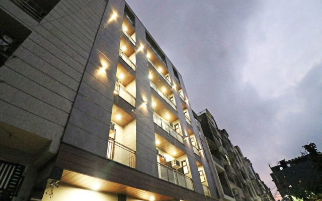 Collection O 74986 Hotel Sky Villas Near Palam Metro Station