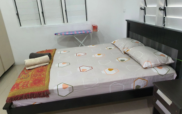 Single Room with Shared Kitchen and Living Room