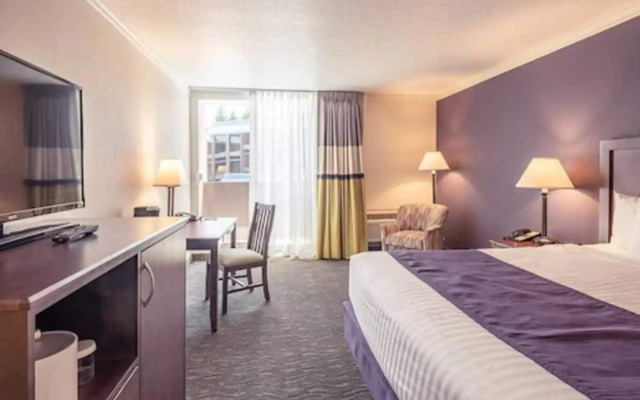 University Place Hotel & Conference Center