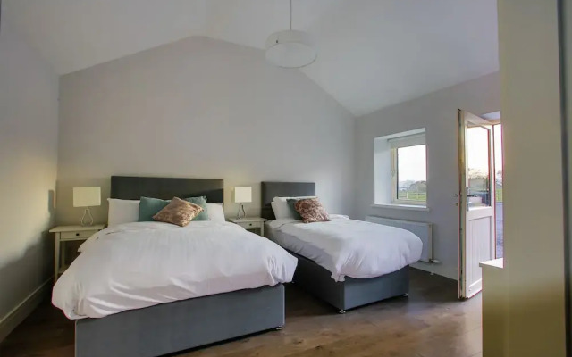 The Red Cottage & Stables