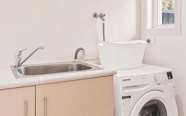 Unit 3 23 BOOYONG STREET