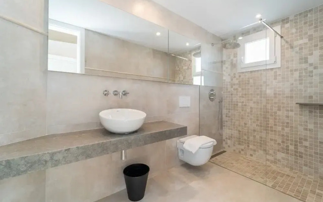 Villa Gaudina in Sant Llu s