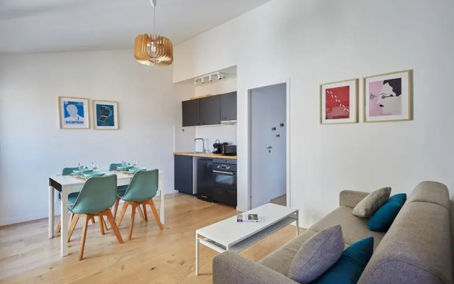 Apartment Boulogne Facing the "passage"