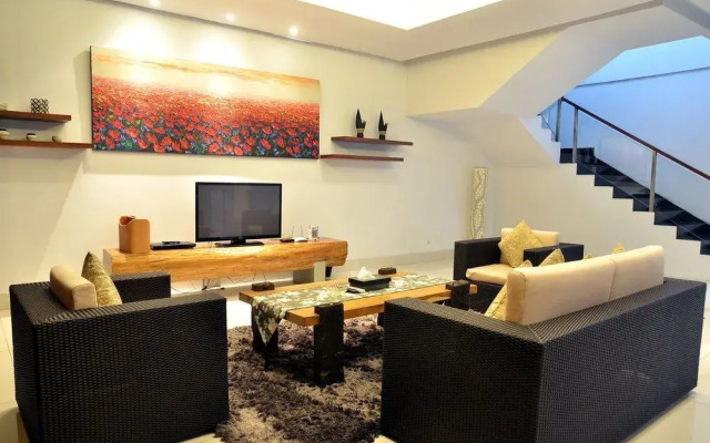 Ohara City View 5BR Villa with a Private Pool