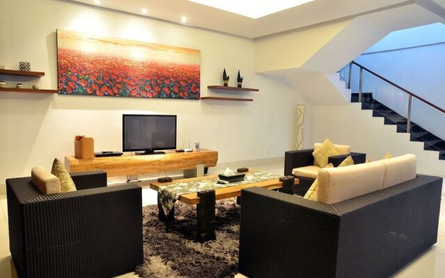 Ohara City View 5BR Villa with a Private Pool
