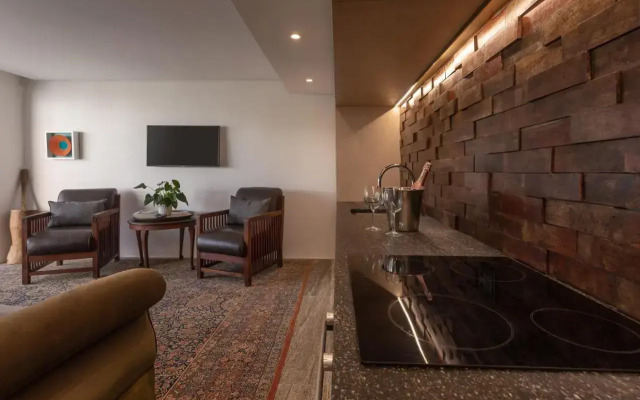 17 Marine Hermanus, Apartment 103 with private Hot Tub