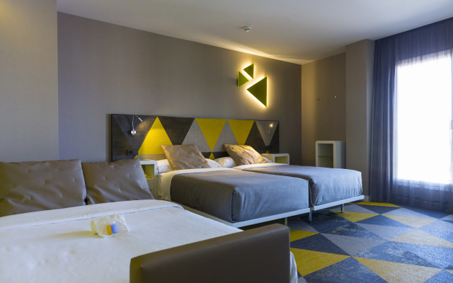 Hotel Macia Sevilla Kubb