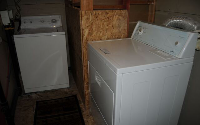 Park City Condo with 6 beds, 3 bedroom, 3 bath, 4 min to ski, 2 min to Sundance HQ