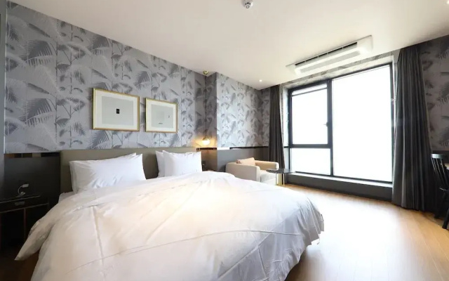 Brown Dot Hotel Jungja Beach