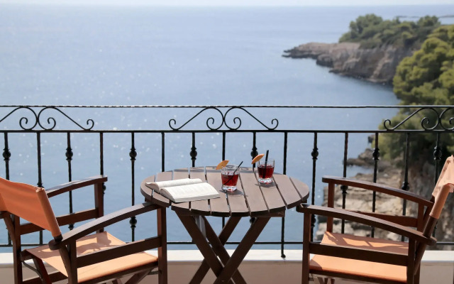 Yalis Hotel