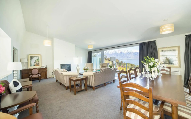 Gemini Lake View Villa
