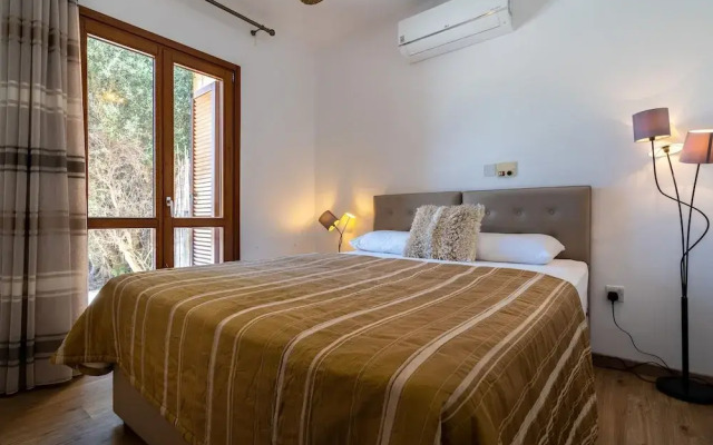 Stunning 3 bedroom villa 'BZ01' with private pool, stunning views, communal pool and resort facilities, Zephyros Village on Aphrodite Hills Re
