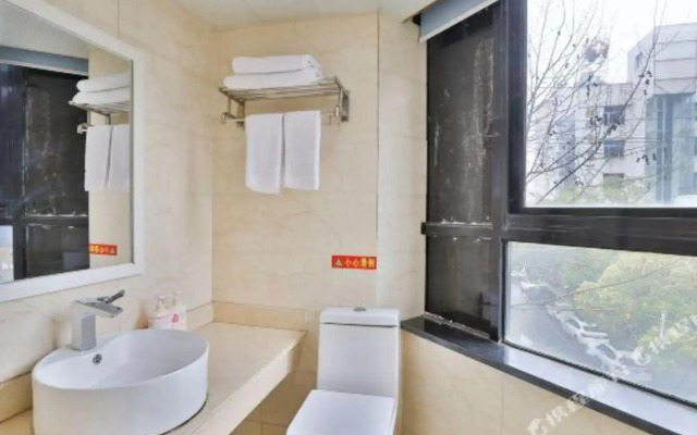 Ouman Express Hotel