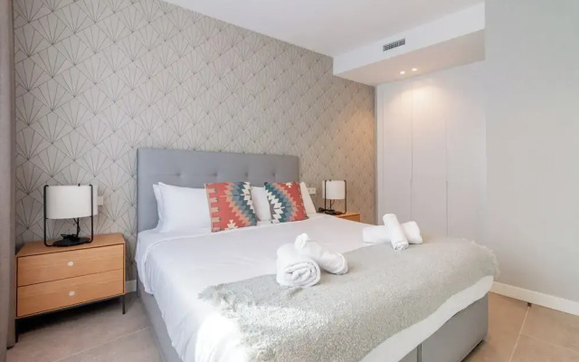 Home Art Apartments Bernabéu