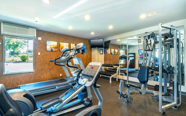 Comfort Suites Kelowna