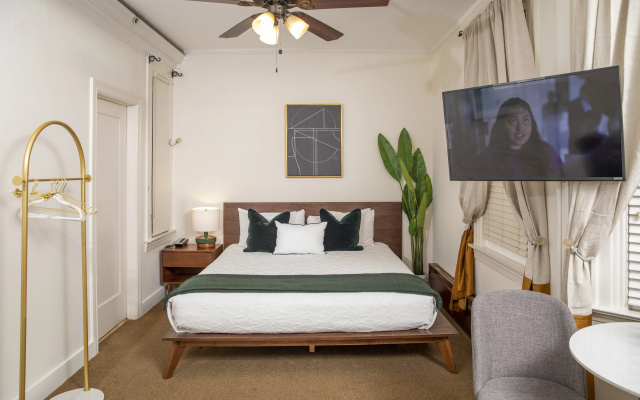 Washington Square Inn